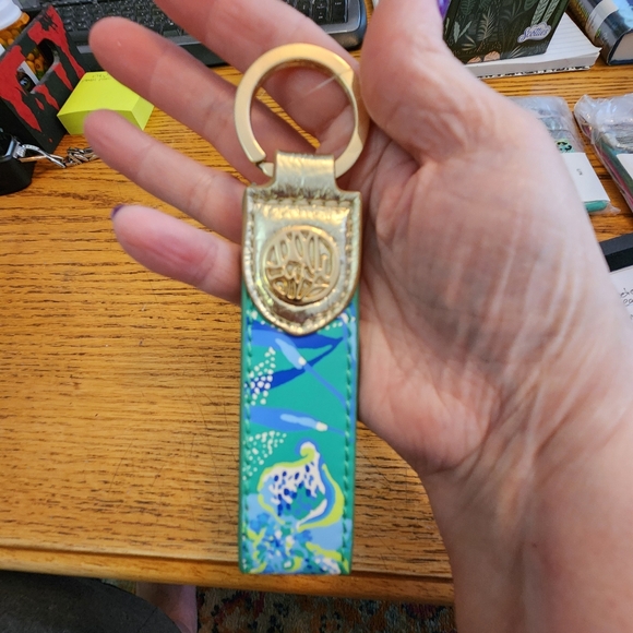 NWT Lilly Pulitzer Botanical Green "In A Flutter" Tassle Key Fob! - Picture 6 of 8